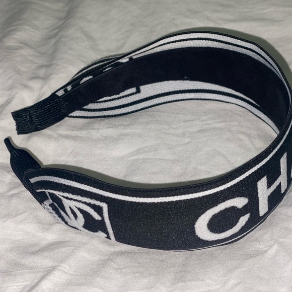 Cute Headband 💞 - Picture 3 of 5